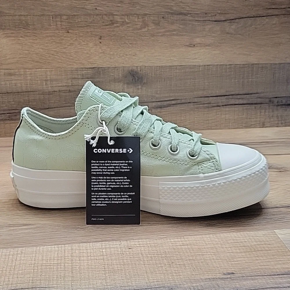 Converse shoes women Brand new platform.
